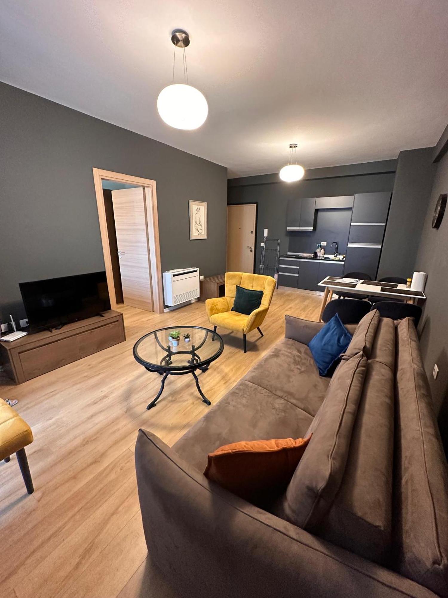 City Rest 21 Tiranë Ngoại thất bức ảnh